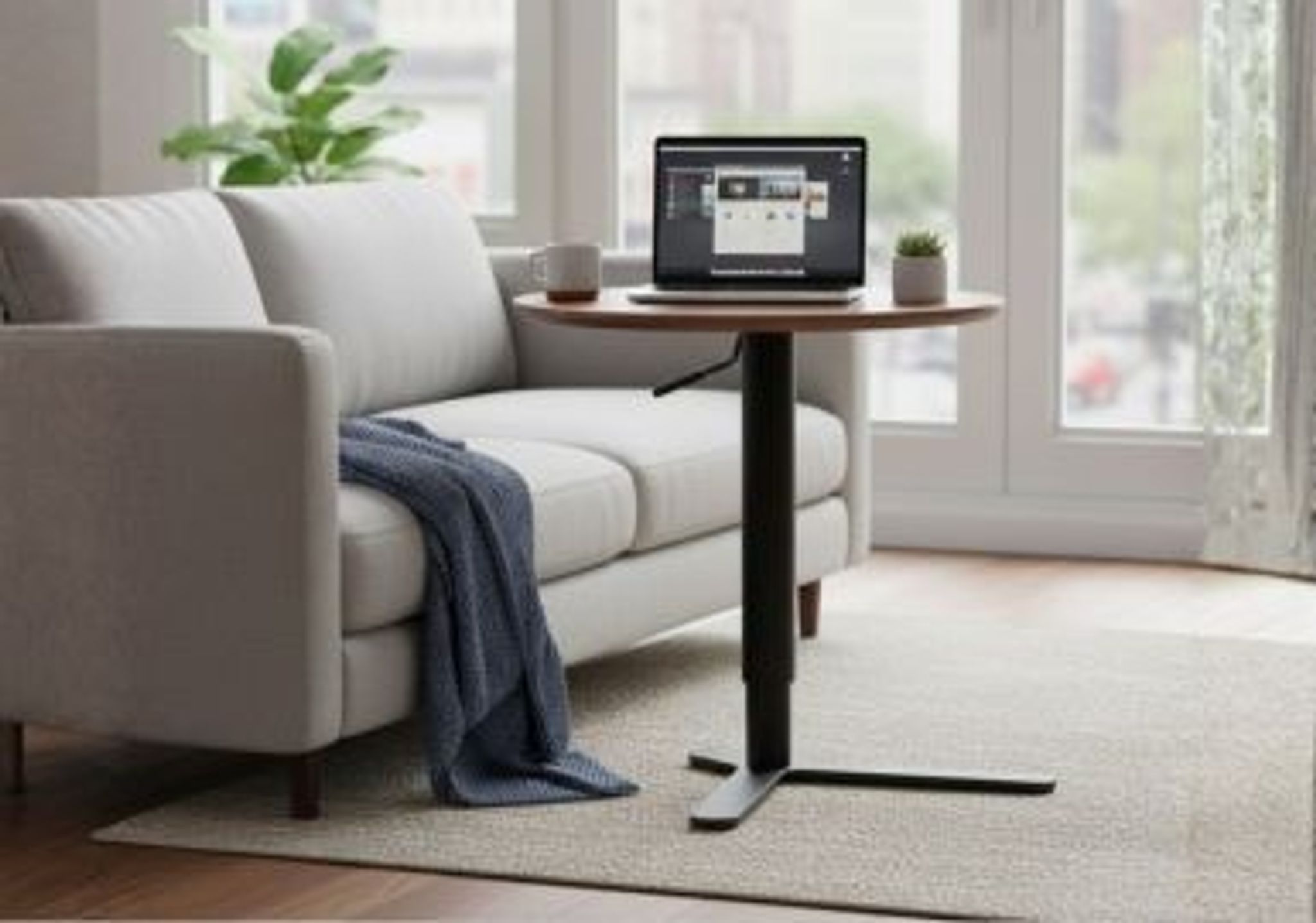 NOVINKA: Výškově stavitelné odkládací stolky