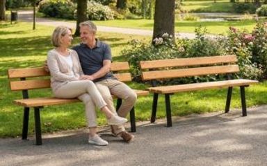 NÁŠ TIP: Venkovní lavičky v akci 1+1 zdarma