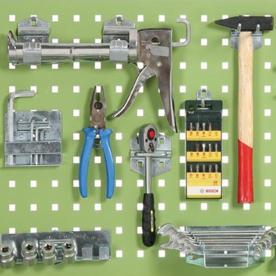 Aufhängehaken und Halter für EUROPERFO-Platten