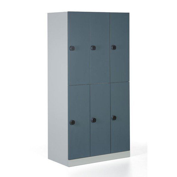 Metalowa szafka ubraniowa z komorami, rozłożona, szaroniebieskie drzwi, zamek kodowy