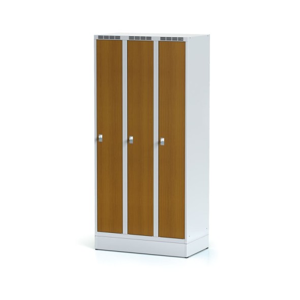 Šatní skříňka na soklu, 3-dveřová, laminované dveře třešeň, cylindrický zámek