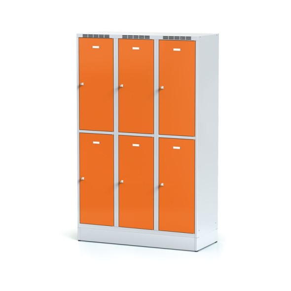 Šatní skříňka na soklu s úložnými boxy, 6 boxů, oranžové dveře, cylindrický zámek