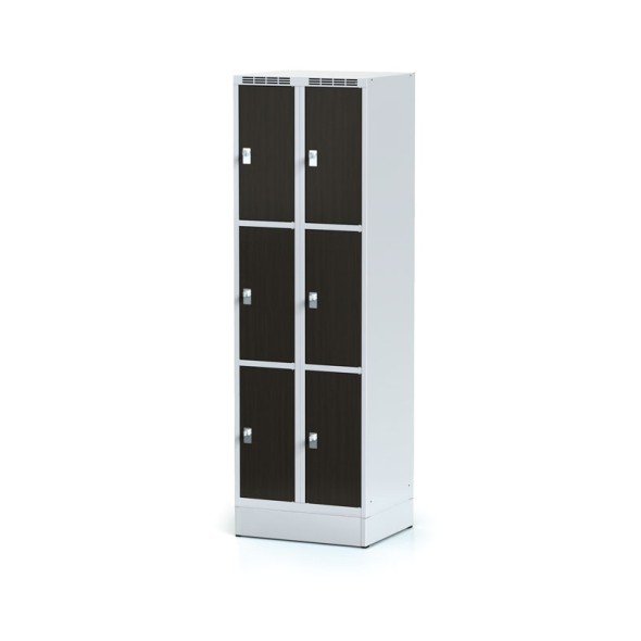 Šatníková skrinka na sokli s úložnými boxami, 6 boxov 300 mm, laminované dvere wenge, otočný zámok
