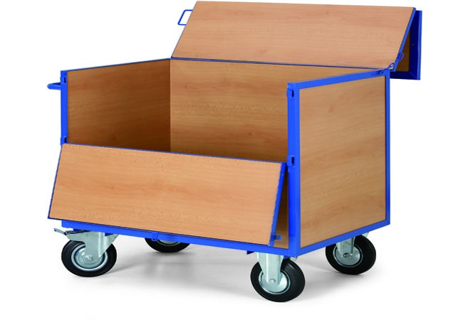 Schrankwagen mit Holzwänden und Deckel