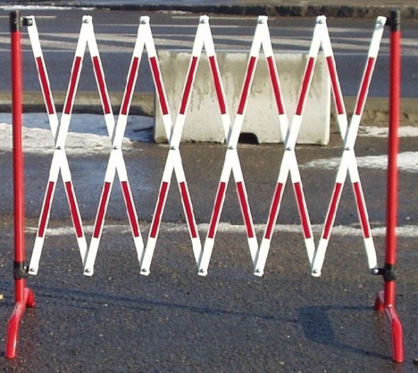 Skladacia mobilná zábrana RX2, červeno-biela, dĺžka 4000 mm