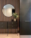 Dřevěný akustický panel, 2400 x 600 mm, černý podklad, balení 5 ks, dub sonoma