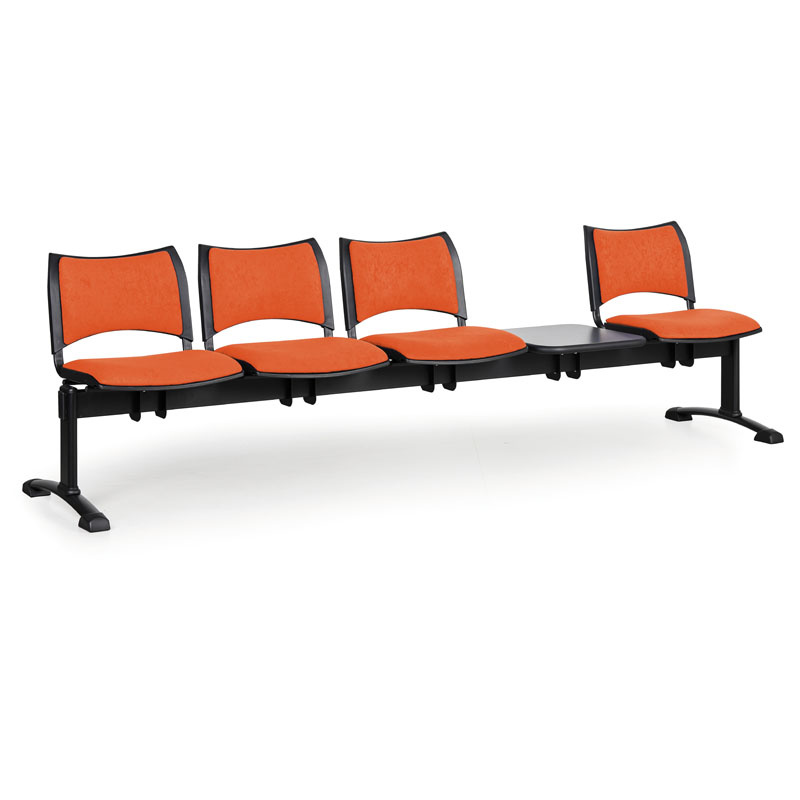 B2B Partner Gepolsterte Wartezimmerbank, Traversenbank SMART, 4-sitzer + Tisch, orange, schwarze Füße