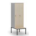 Holzspind S4 mit Sitzbank, 2 Abteile, 1871 x 600 x 500/800 mm, zerlegt, Drehriegelschloss, grau/Birke