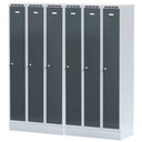 Kovová šatní skříňka na soklu, 3 oddíly, 1920 x 900 x 500 mm, otočný zámek, oranžové dveře