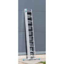Hliníkový trojdielny univerzálny rebrík ALVE EUROSTYL s úpravou na schody, 3x10 priečok, dĺžka 6,26 m