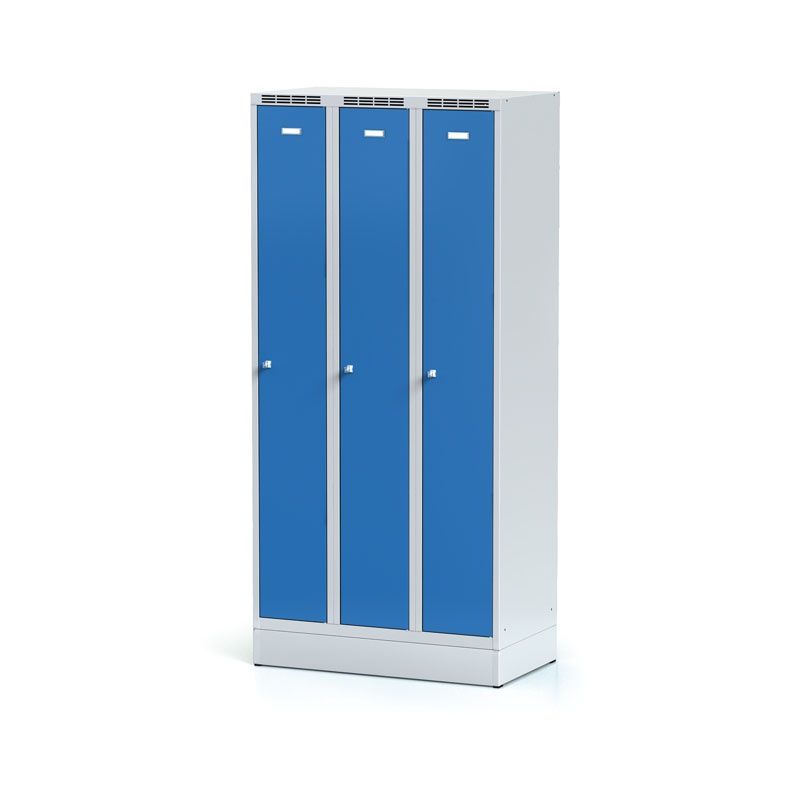 Metalowa szafka ubraniowa, 3-drzwiowa, na podstawie, zamek cylindryczny