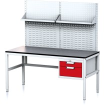 Nastavitelný dílenský stůl MECHANIC II s perfopanelem a policemi, 2 zásuvkový box na nářadí, 1600x700x745-985 mm, šedá/červená