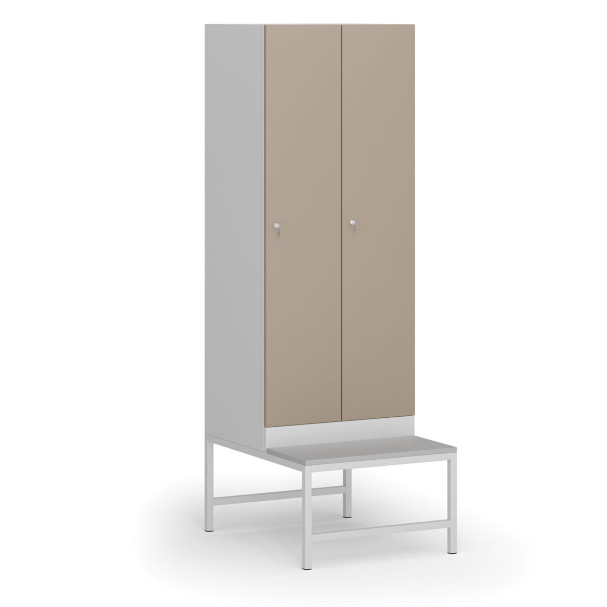 Metallspind mit Sitzbank, 2 Abteile, 1875 x 600 x 500/800 mm, Zylinderschloss, beige Tür