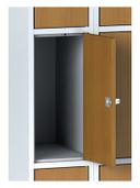 Šatní skříňka na soklu s úložnými boxy, 3 boxy 300 mm, laminované dveře třešeň, cylindrický zámek