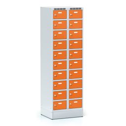 Šatní skříňka S6 s úložnými boxy na soklu, 20 boxů, 1920 x 600 x 500 mm, cylindrický zámek, oranžové dveře