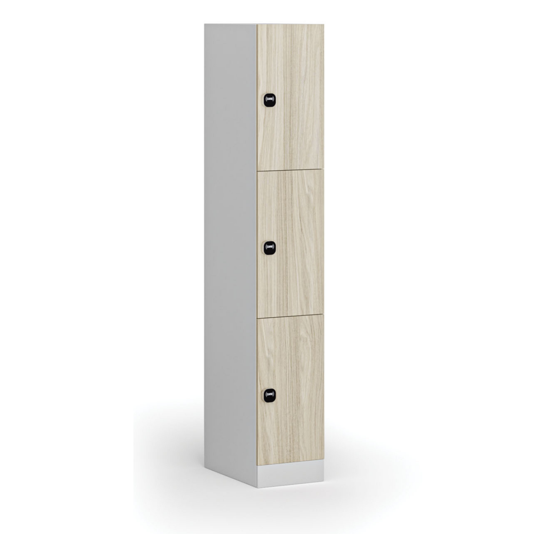 Šatníková skrinka S1 s úložnými boxmi, 3 boxy, 1850 x 300 x 500 mm, demont, zámok s čítačkou RFID kariet, laminované dvere, dub prírodný