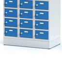 Šatníková skrinka S6 na sokli s úložnými boxami, 30 boxov, 1920 x 900 x 500 mm, otočný zámok, modré dvere