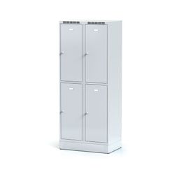 Šatníková skrinka S6 na sokli s úložnými boxami, 4 boxy, 1920 x 800 x 500 mm, otočný zámok, sivé dvere