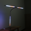 Stolní LED lampa NOX s RGBW efekty, svěrka, dálkový ovladač