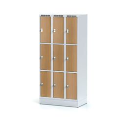 Szafka skrytkowa na cokole, 9 drzwi 300 mm, zamek obrotowy, drzwi laminowane, buk