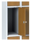 Metalowa szafka ubraniowa ze schowkami na cokole, 6 drzwi 300 mm, drzwi LPW, buk, zamek cylindryczny