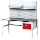Nastaviteľný dielenský stôl MECHANIC II s perfopanelom a policami, 2 zásuvkový box na náradie, 1600x700x745-985 mm, sivá/červená
