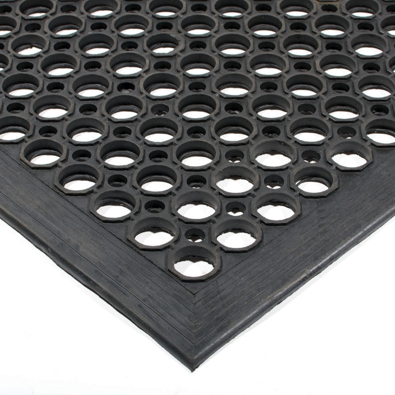 Odolná priemyselná gumová rohož, 0,9 x 1,5 m, 2 spoje kratšej strany, čierna