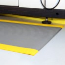Protiúnavová dielenská rohož s drážkami a žltými okrajmi, 0,9 x 10 m