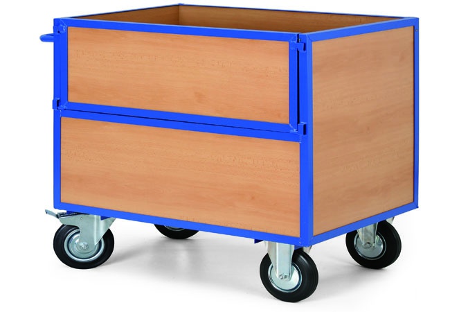 Schrankwagen mit Holzwänden