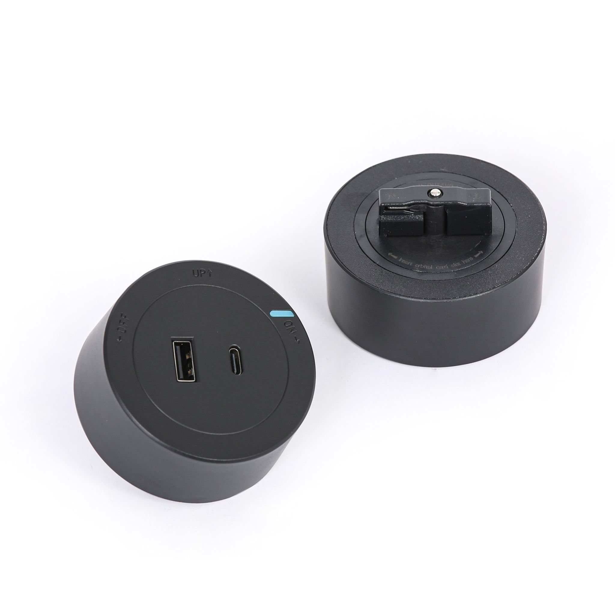 Zásuvka USB-A + USB-C pre zásuvkové lišty, čierna